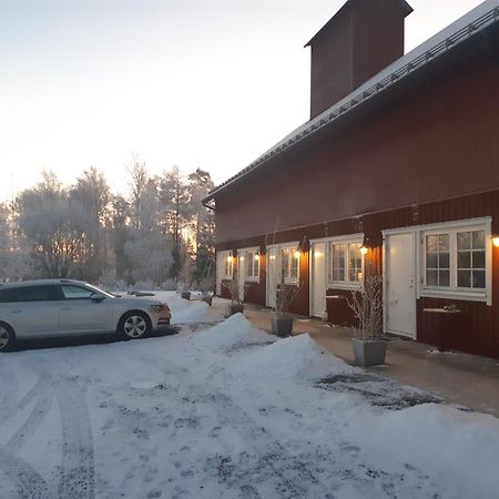 Naerebo Gardshotell & Restaurang Lidkoping Exterior photo