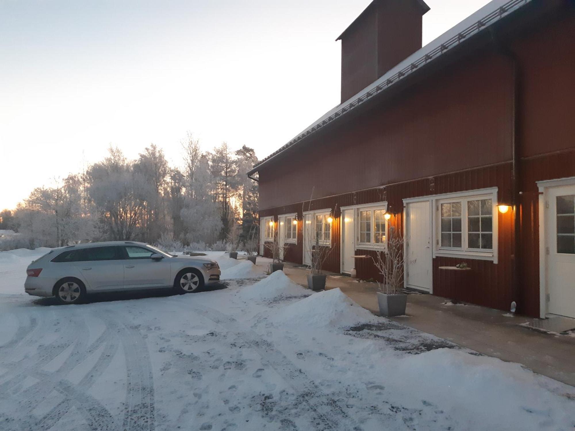Naerebo Gardshotell & Restaurang Lidkoping Exterior photo