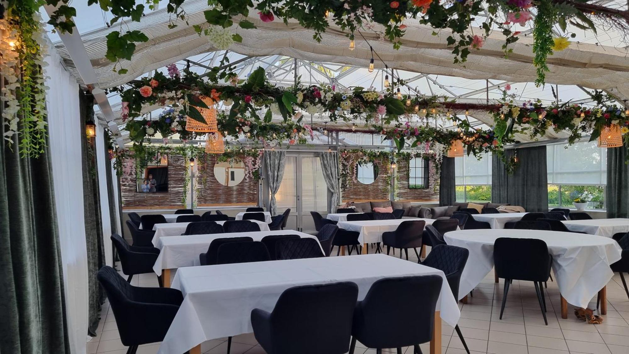 Naerebo Gardshotell & Restaurang Lidkoping Exterior photo